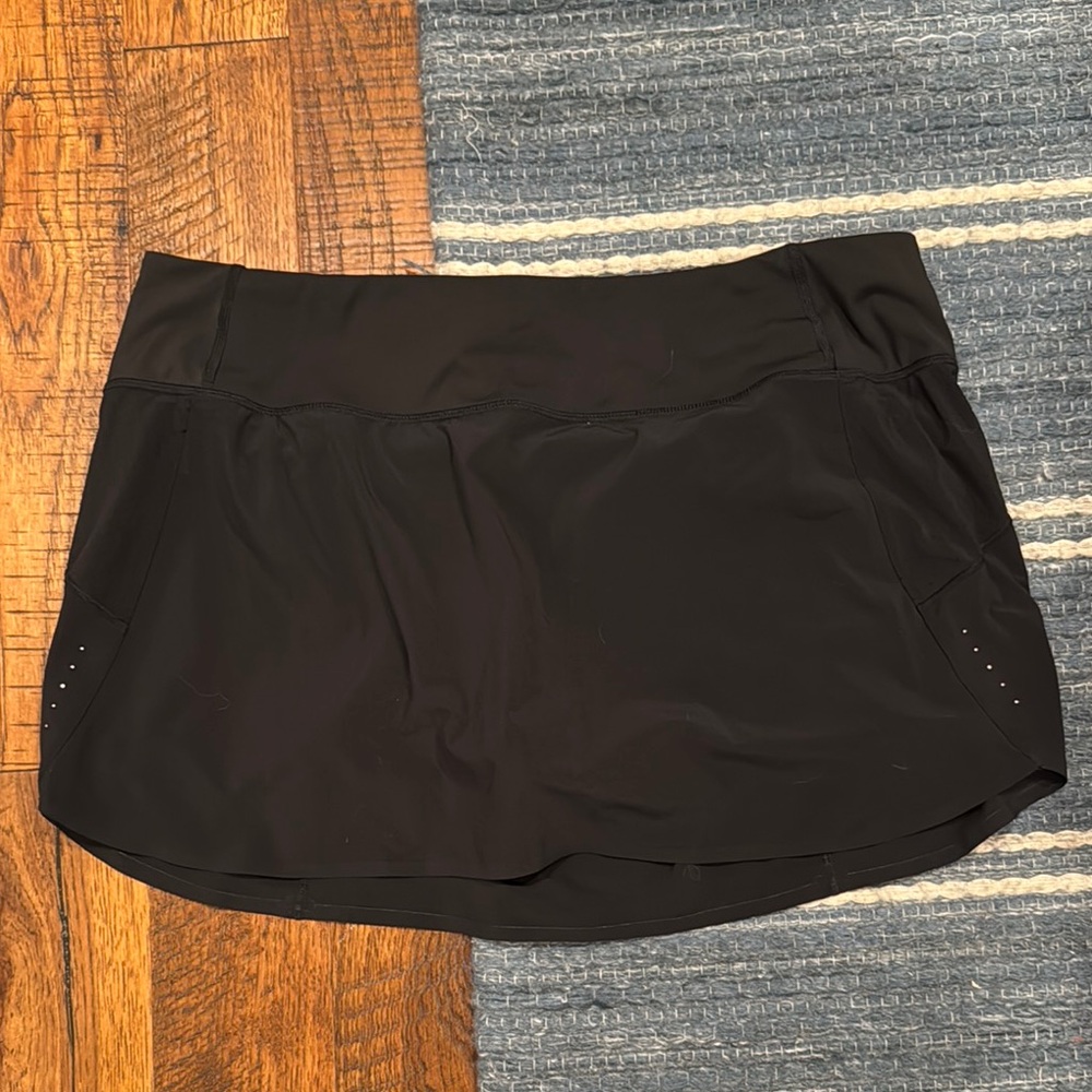 Athleta run with it 14” skort